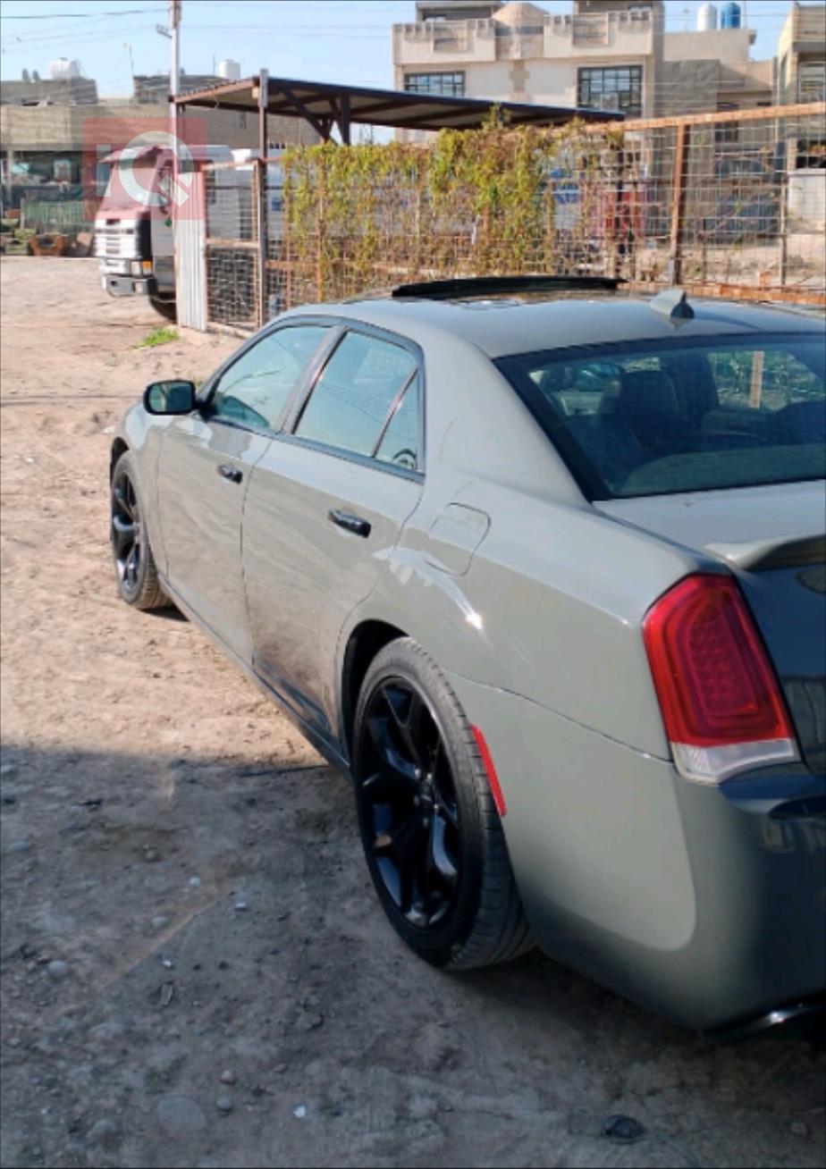 كرايسلر 300